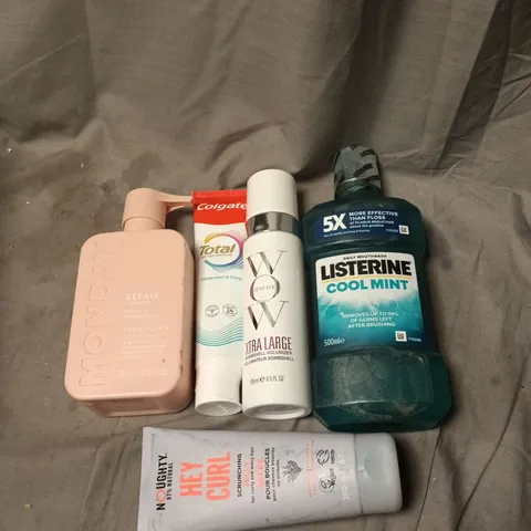 APPROXIMATELY 20 X ASSORTED COSMETIC ITEMS TO INCLUDE LISTERINE, COLGATE, COLOR WOW, MONDAY REPAIR KERATIN CONDITIONER ETC