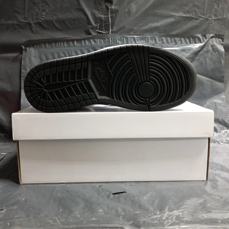 BOXED PAIR OF NIKE AIR JORDAN 1 MID SHOES IN BLACK/WHITE SIZE UK 6