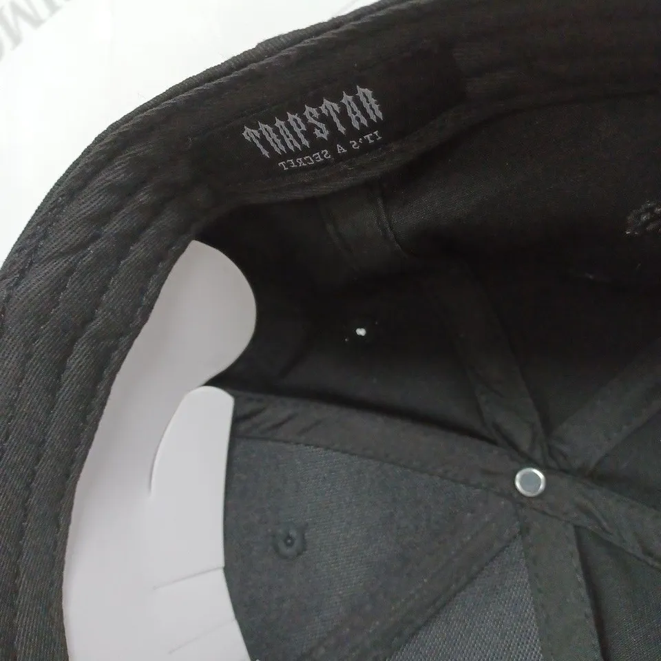 TRAPSTAR BLACK LOGO CAP