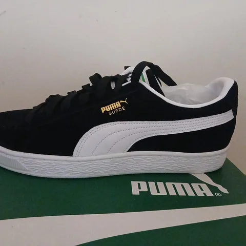 PUMA SUEDE CLASSIC SHOES – BLACK SUEDE WITH WHITE STRIPE, UK 9.5 (EU 44) – BOXED