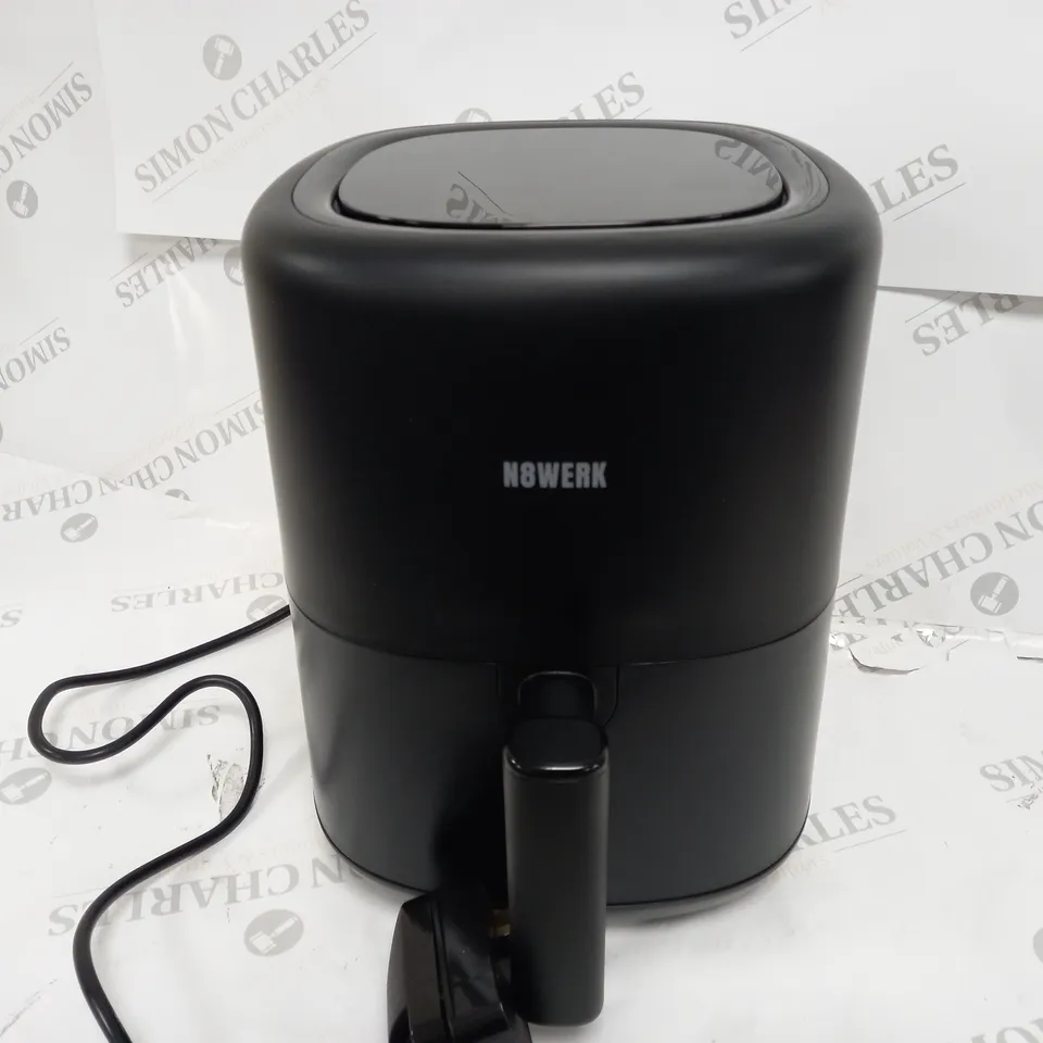 BOXED N8WERK HOT DIGITAL 3L 1300W AIR FRYER