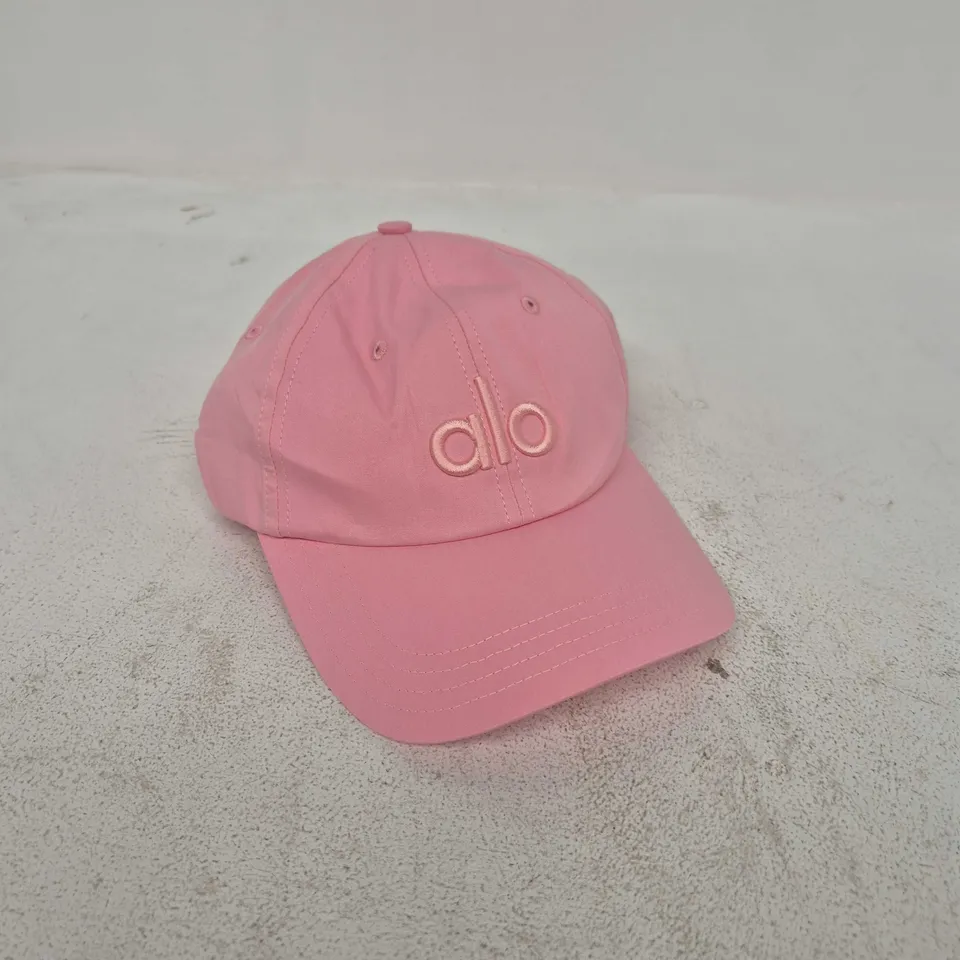 ALO OFF-DUTY CAP IN PINK