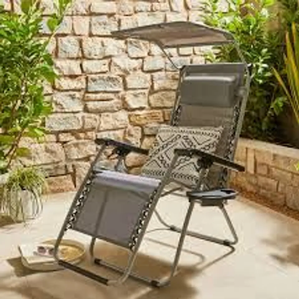 BOXED MONACO ZERO GRAVITY RECLINING GARDEN CHAIR