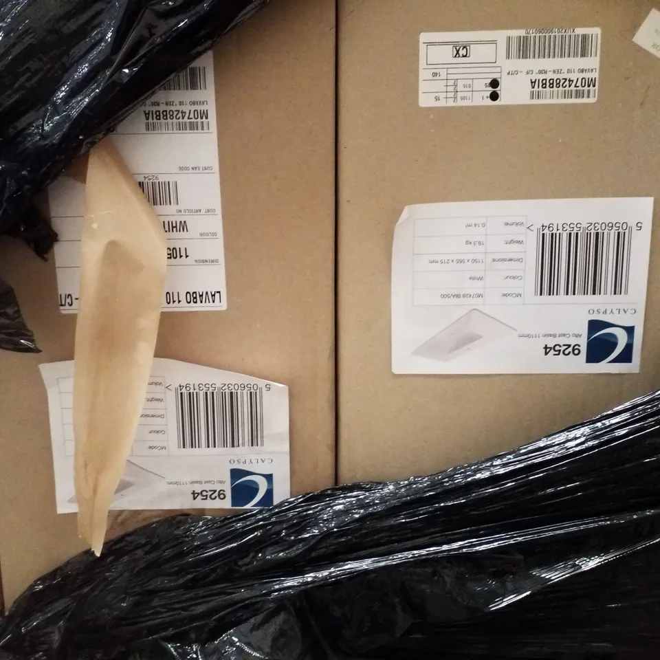 PALLET CONTAINING APPROXIMATELY 10 ASSORTED BRAND NEW CALYPSO BASINS
