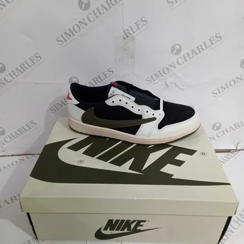 BOXED PAIR OF NIKE AIR JORDAN 1 WOMANS LOW UK 9.5