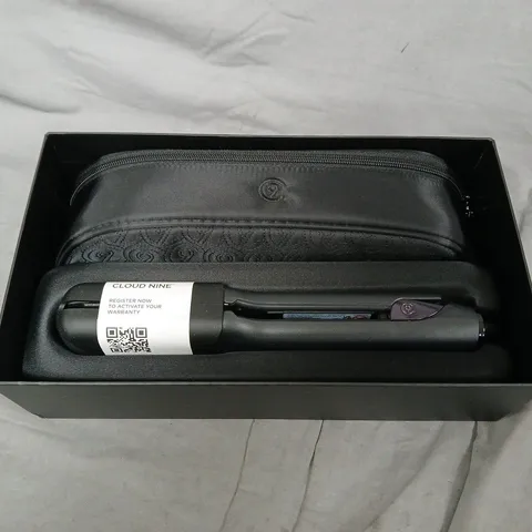 CLOUD NINE THE WIDE IRON GIFT SET