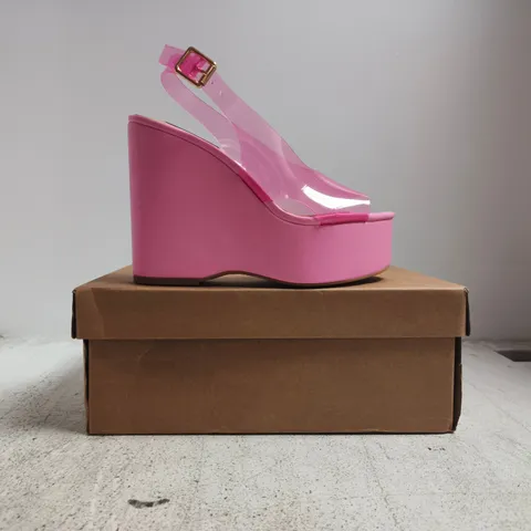 BOXED PAIR OF STEVE MADDEN PEEP TOE PLATFORM WEDGE HEEL SANDALS IN PINK SIZE EU 38