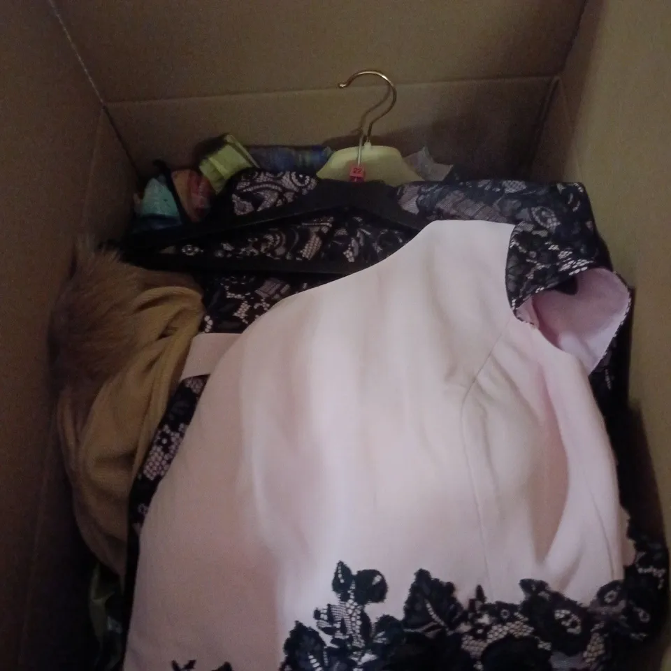 BOX OF APPROXIMATELY 30 ASSORTED CLOTHING ITEMS TO INCLUDE PASSIONI, LIBRA, WHITE ROSE ETC