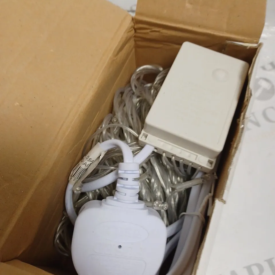 APPROXIMATELY 50 BOXES OF XMAS STRING LIGHTS IN WARM WHITE