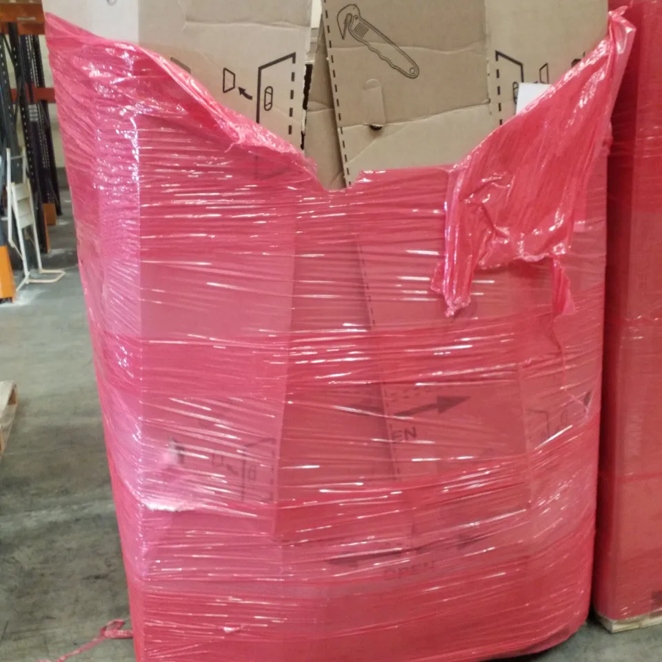 PALLET CONTAINING ASSORTED PRODUCTS INCLUDING CAST IRON GRILL PAN, GARMENT RACK, HEATED THROW, FULL LENGTH MIRROR & COMPUTER DESK