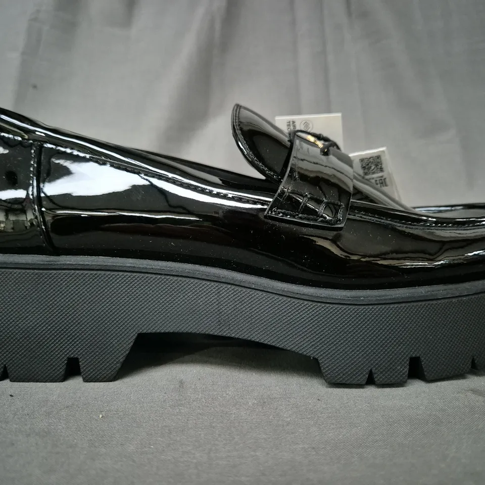 PAIR OF ZARA CHUNKY LOAFERS IN GLOSSY BLACK UK SIZE 8