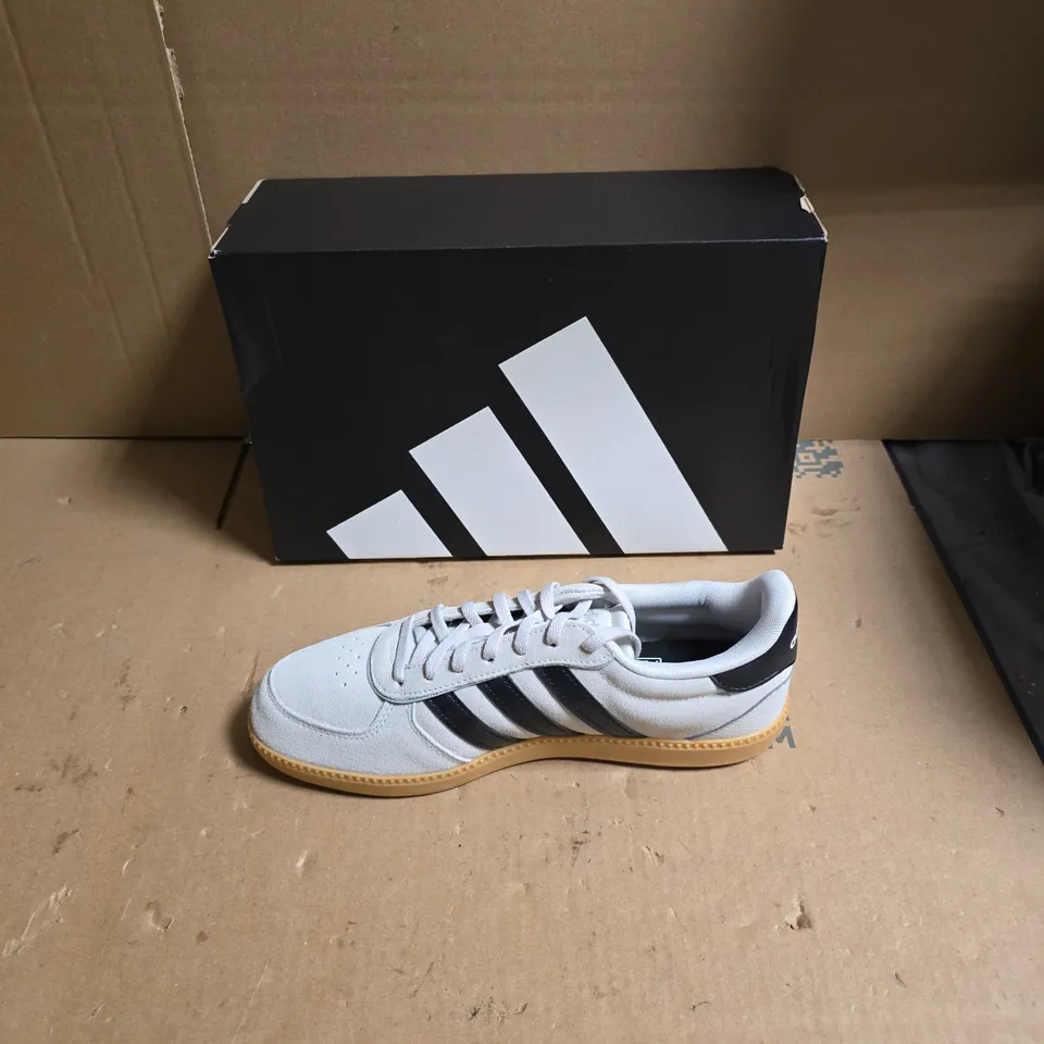 ADIDAS TRAINERS – GREY/WHITE WITH BLACK 3-STRIPE DESIGN - UK SIZE 9