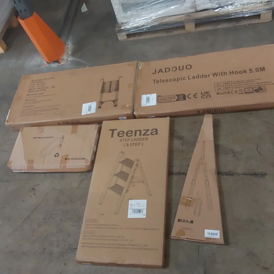 PALLET OF ASSORTED ITEMS INCLUDING: TELESCOPIC LADDERS, STEP LADDER, GARDENING SHEERS, WALL MOUNTED HAND RAIL ECT