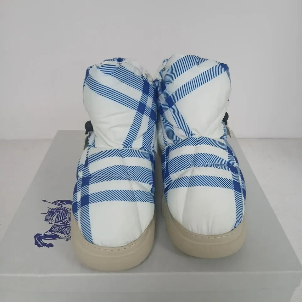 BURBERRY PILLOW BOOTS KNIGHT CHECK – UK 12 (EU 46)