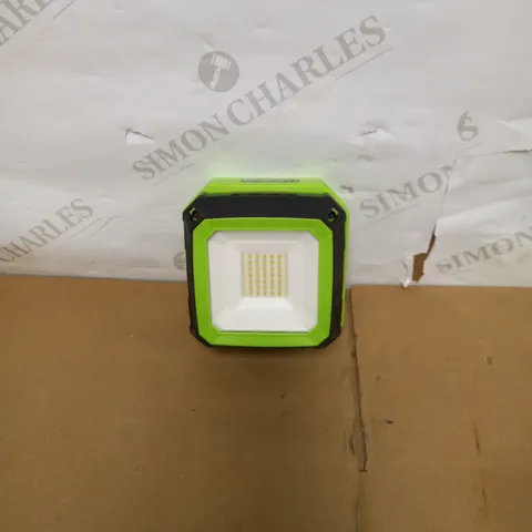 LUCECO COMPACT MAGNETIC USB CHARGED WORK LIGHT, GREEN