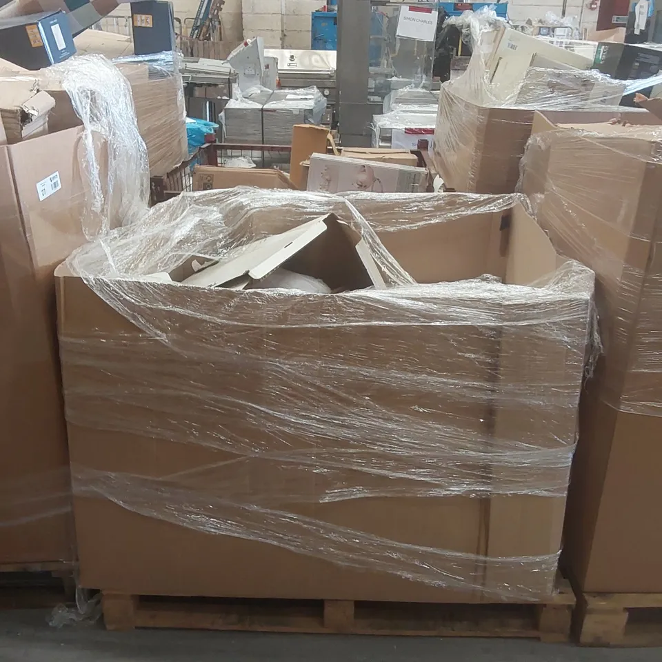 PALLET CONTAINING A VERY LARGE QUANTITY OF ASSORTED DESIGNER LIGHTING PRODUCTS INCLUDING: AUBURN TABLE LAMP, ERIN PENDANT, PORTIA FLOOR LAMP ECT
