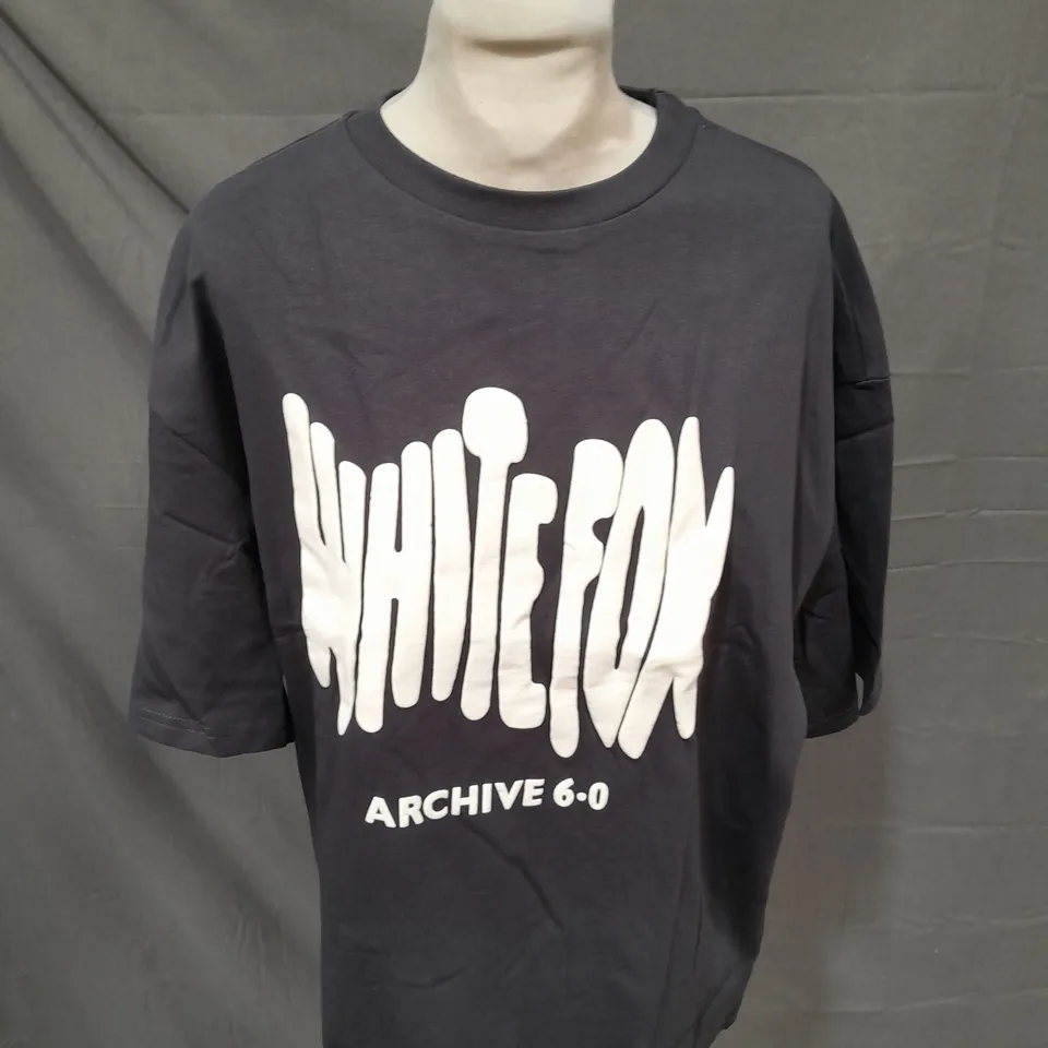 WHITE FOX CASUAL T-SHIRT SIZE UNSPECIFIED