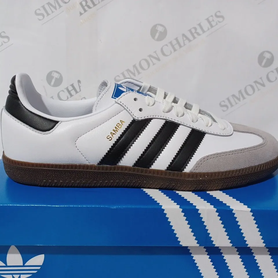 ADIDAS SAMBA TRAINERS IN WHITE - SIZE 8