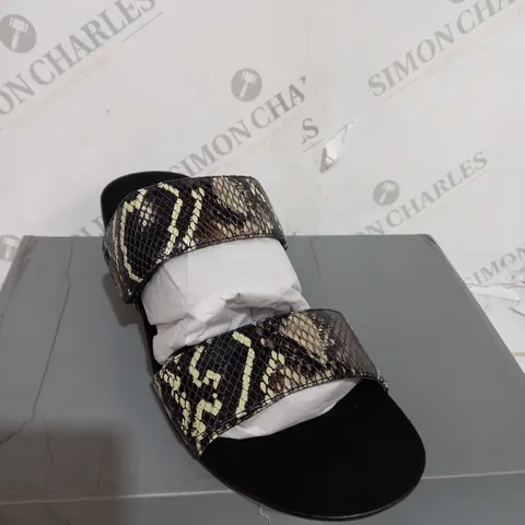 BOXED VLONIC RANDI IN BLACK - SIZE 9