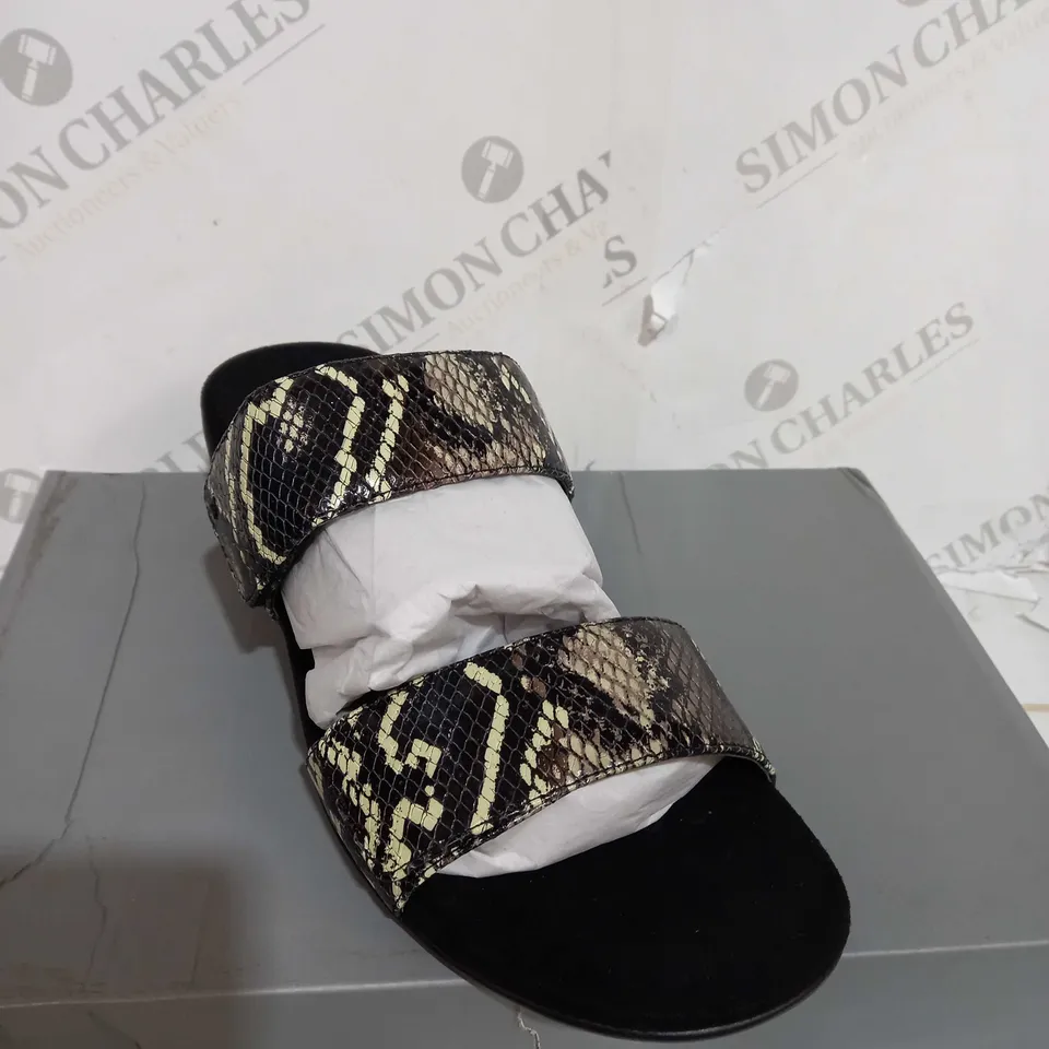 BOXED VLONIC RANDI IN BLACK - SIZE 9