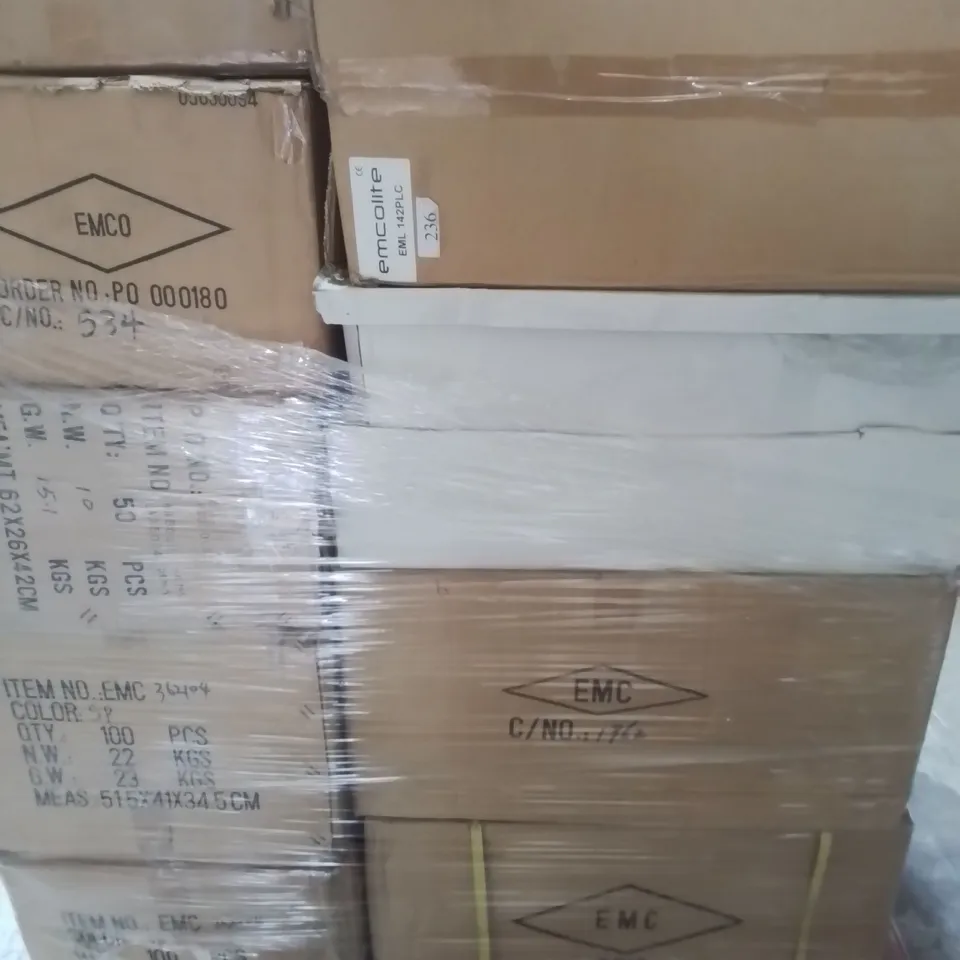PALLET OF APPROXIMATELY 24 MULTI PACK BOXES OF EMCOLITE LIGHTING TO INCLUDE - LAR - DOWNLIGHT EMC 009 , 31029 PISTON FITTING ETC  - COLLECTION ONLY