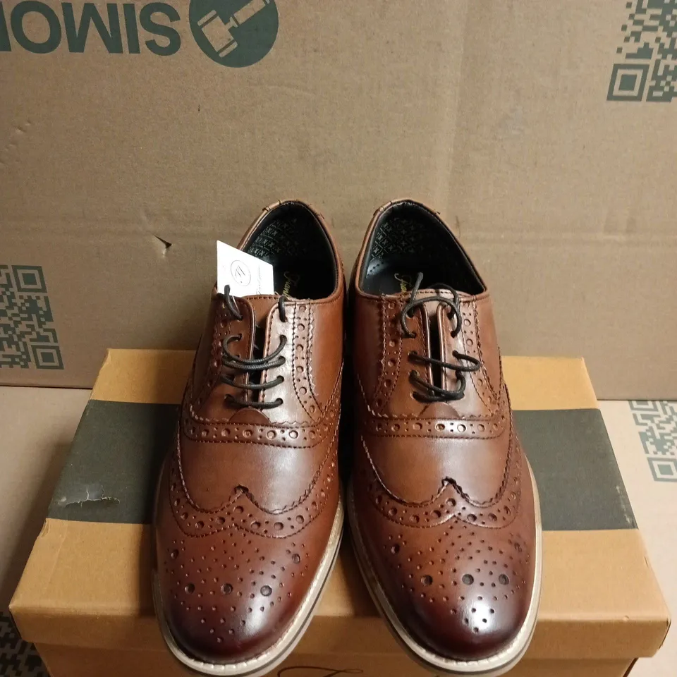 BOXED PAIR OF FRANK JAMES ENGLAND BROWN LEATHER BROGUE OXFORD SHOES - UK 10