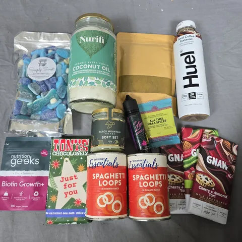 LOT OF APPROXIMATELY 20 ASSORTED FOOD ITEMS TO INCLUDE COCONUT OIL, GNAW CHOCOLATE AND BLACK MOUNTAIN HONEY