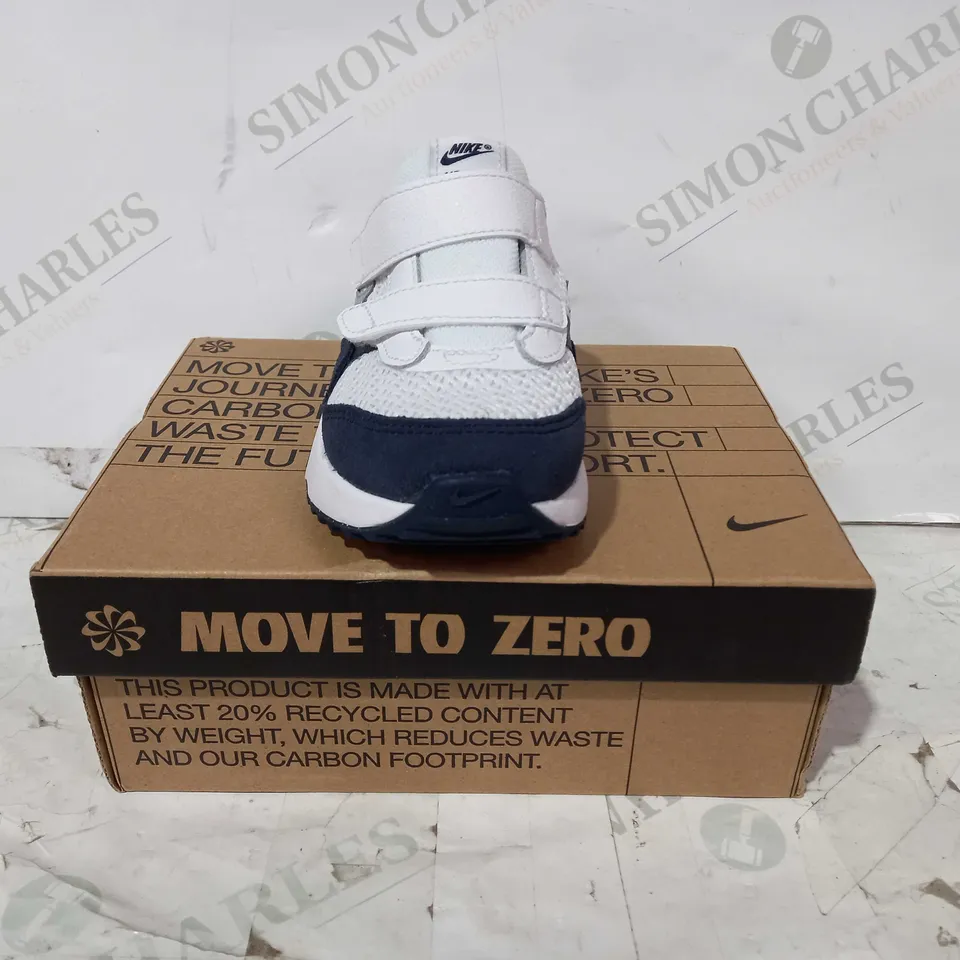 BOXED PAIR OF NIKE AIR MAX SYSTM CHILDREN'S SHOES IN WHITE/BLUE UK SIZE 7.5