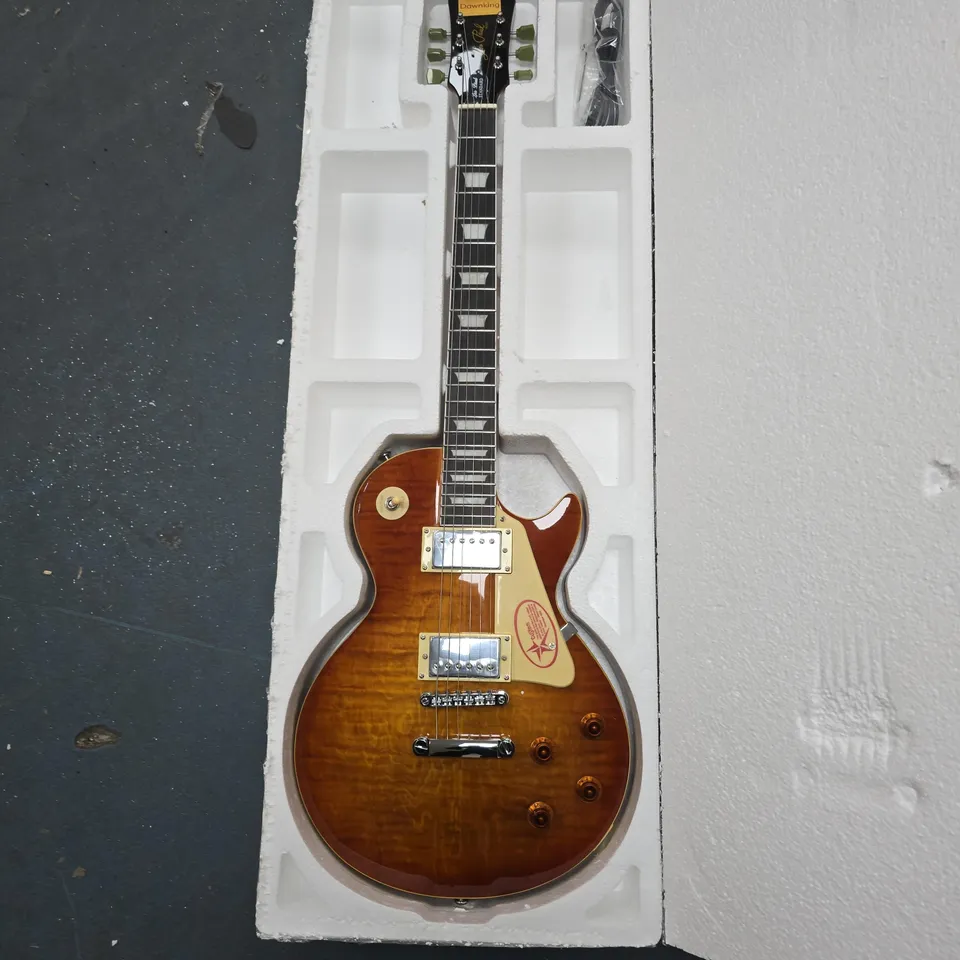 LES PAUL‑STYLE ELECTRIC GUITAR – SUNBURST 