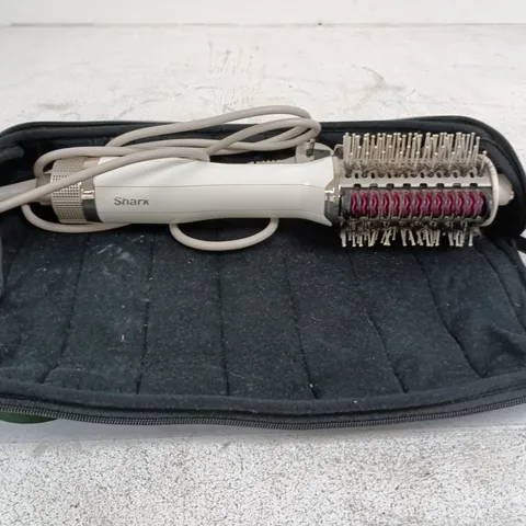 SHARK BEAUTY HEATED STYLING BRUSH – WHITE WITH PINK ROLLER 