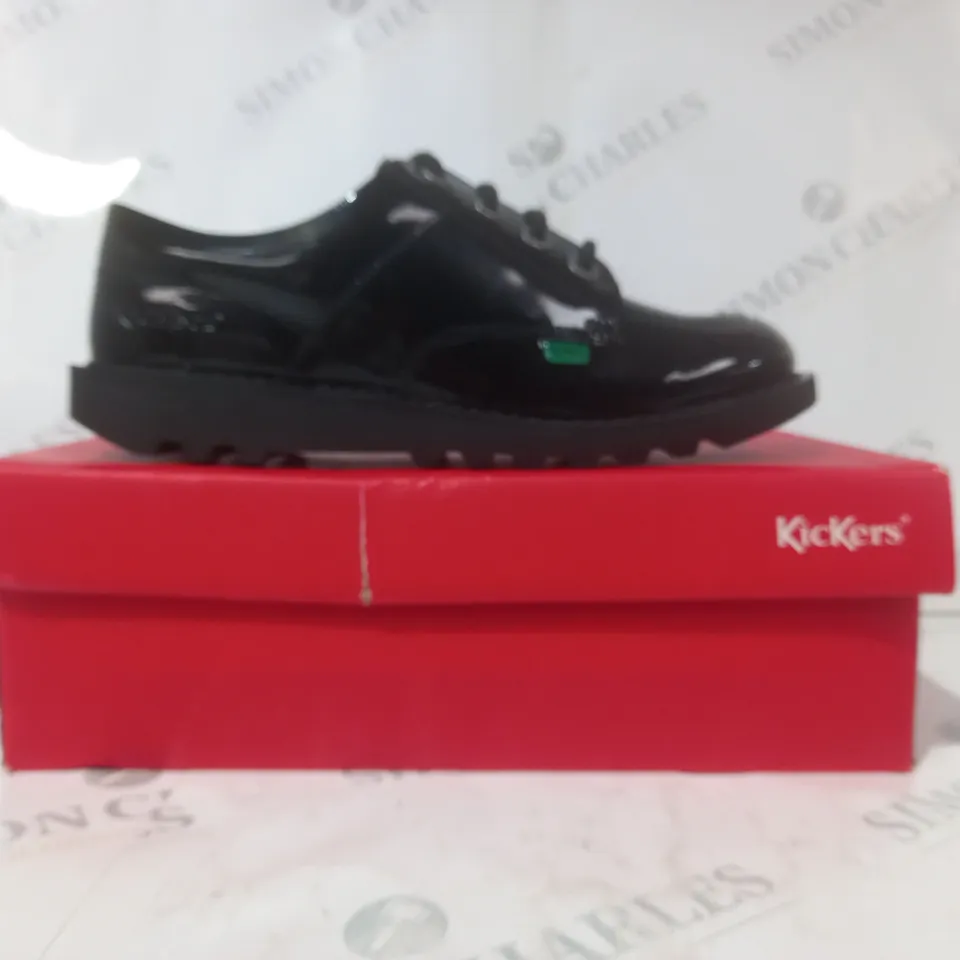 BOXED PAIR OF KICKERS SHOES IN GLOSSY BLACK EU SIZE 38