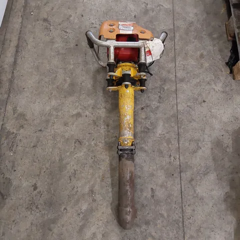 ROBEL 2 STROKE VERTICAL TAMPER