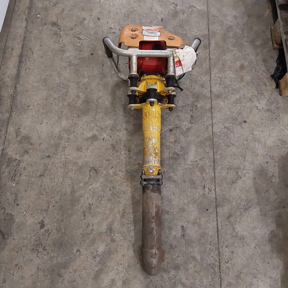 ROBEL 2 STROKE VERTICAL TAMPER