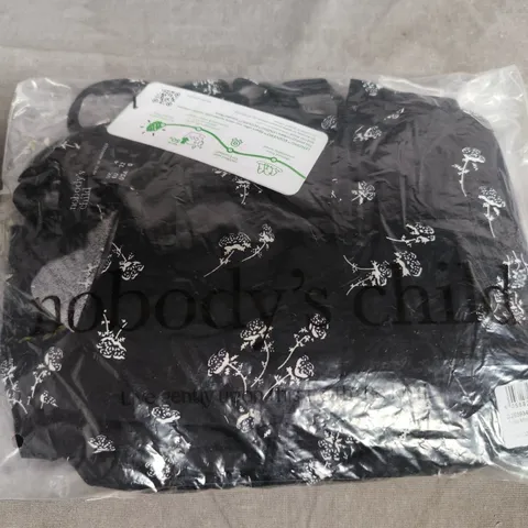 NOBODY'S CHILD BELLA MINI DRESS BLACK DITSY – UK4 (EU32, US0)