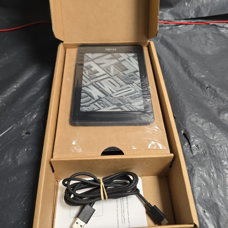 AMAZON KINDLE E-READER – BOXED (INCLUDES USB-C CABLE) 