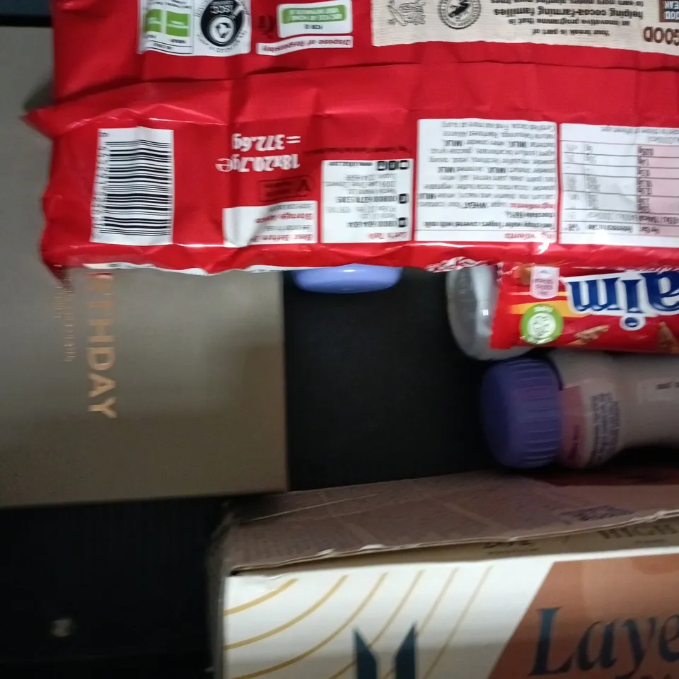 APPROXIMATELY 10 ASSORTED FOOD AND DRINK ITEMS TO INCLUDE RUMMO, LASAGNE, HEINZ BEANZ, ETC