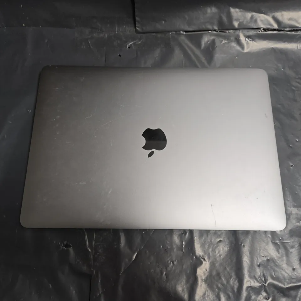 APPLE MACBOOK PRO (A1706)