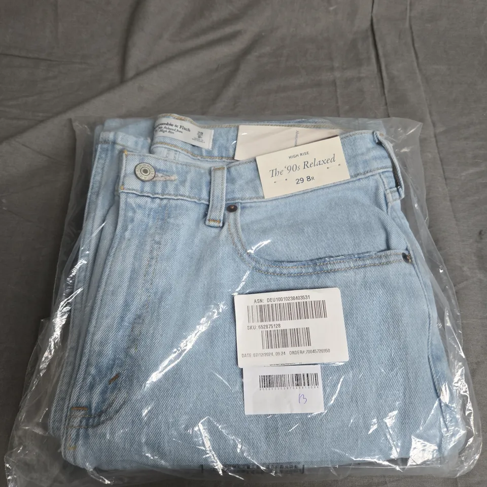 SEALED ABERCROMBIE AND FITCH 90'S RELAXED DENIM JEANS SIZE 8R