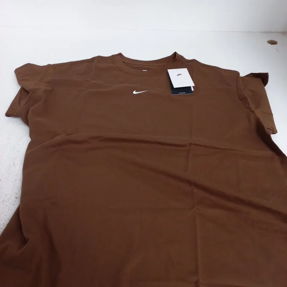 NIKE WOMEN’S OVERSIZED FIT BROWN T‑SHIRT — XL