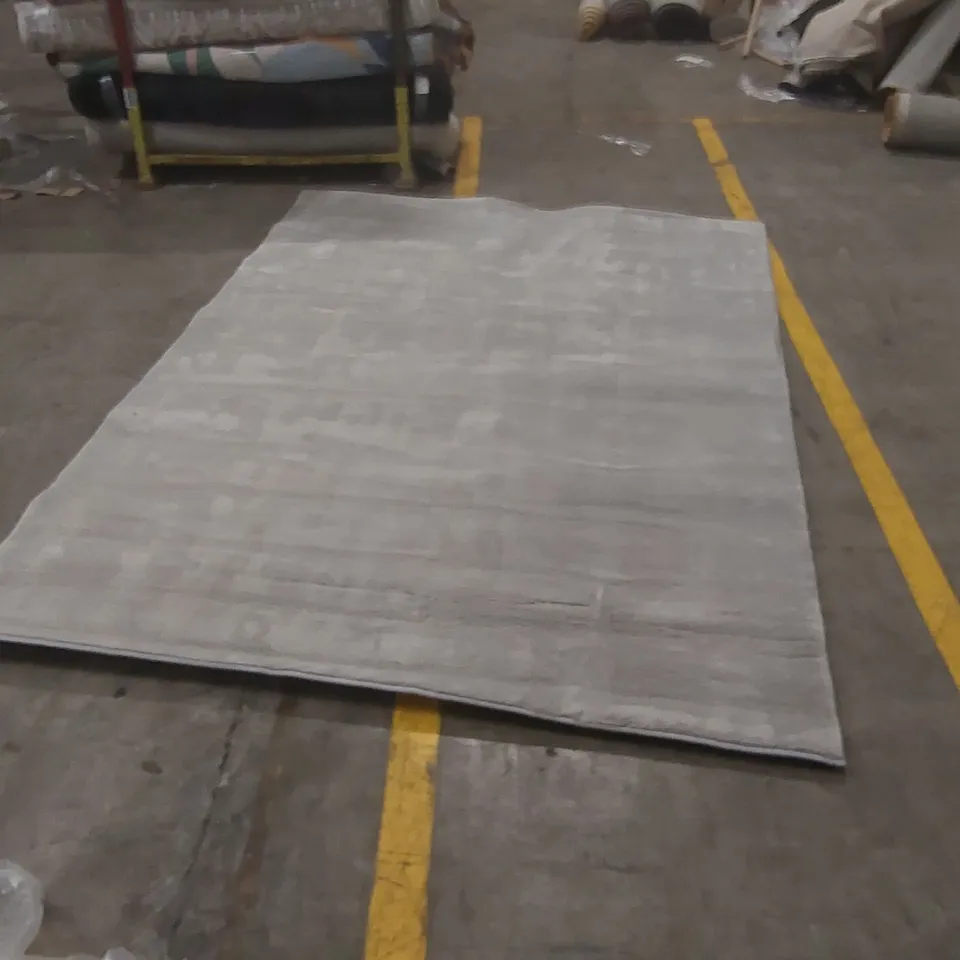 QUALITY DESIGNER RUG - APPROXIMATELY 285 x 200cm