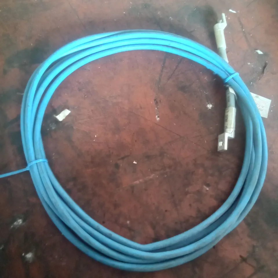EARTHED RUN/OUT ROLLER CW 8M BLUE EARTH 