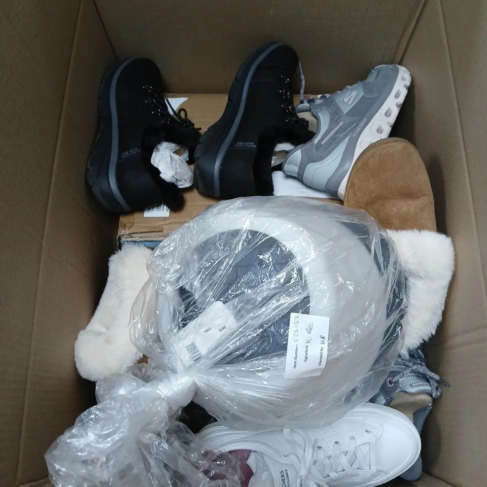 BOX OF APPROXIMATELY 10 ASSORTED ITEMS INCLUDING ELECTRIC CAN OPENER , SET OF REAL LOOK CANDLE LIGHTS AND GINGERBREAD MAN STORAGE CONTAINER 