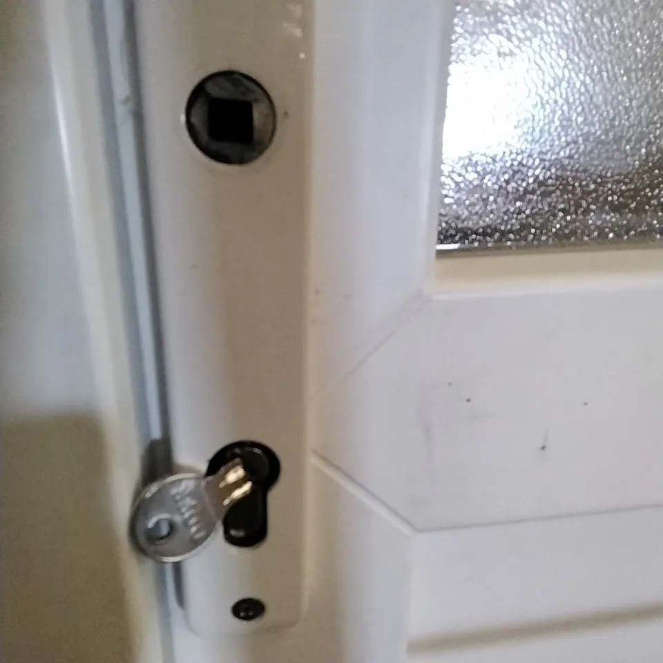 DESIGNER WHITE PVC HALF GLAZEDBACK DOOR APPROXIMATELY 205CM X 92CM