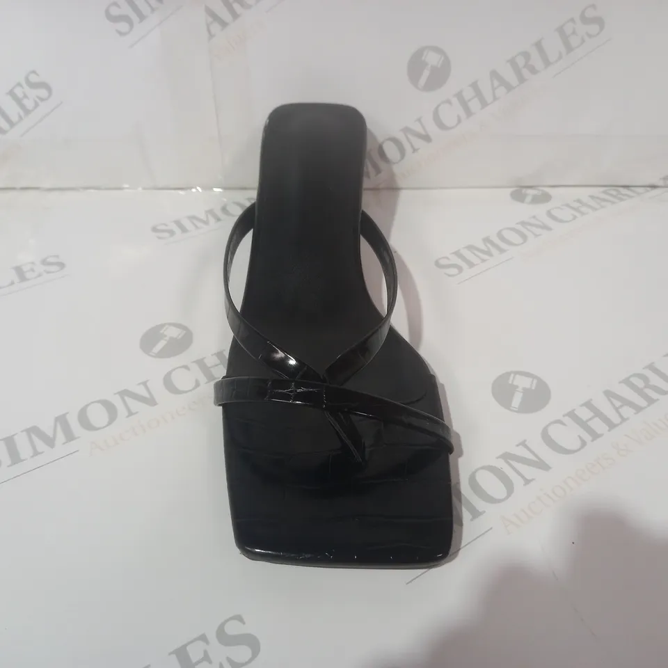 BOXED PAIR OF DESIGNER SQUARE TOE LOW HEEL SANDALS IN BLACK EU SIZE 42