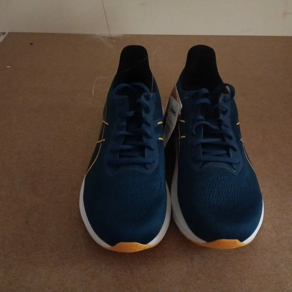 UNBOXED PAIR OF ASICS GEL ROADMILES 3 TRAINERS IN NAVY - UK 10
