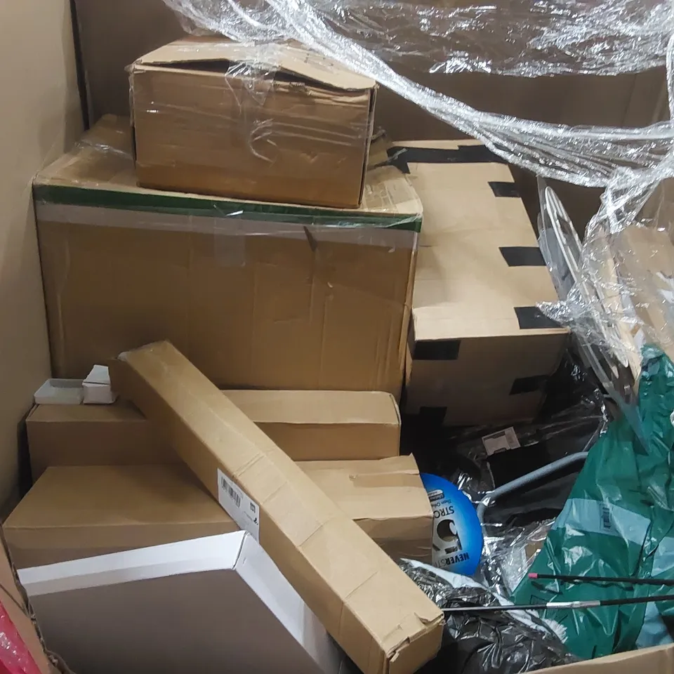 PALLET OF ASSORTED ITEMS INCLUDING: CADFI SET, BOOT ANKLE SPLINT, FRYING PAN, BLINDS ECT