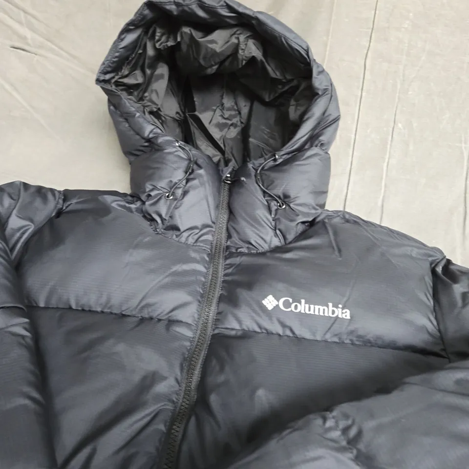 COLUMBIA FULL ZIP PADDED COAT SIZE M