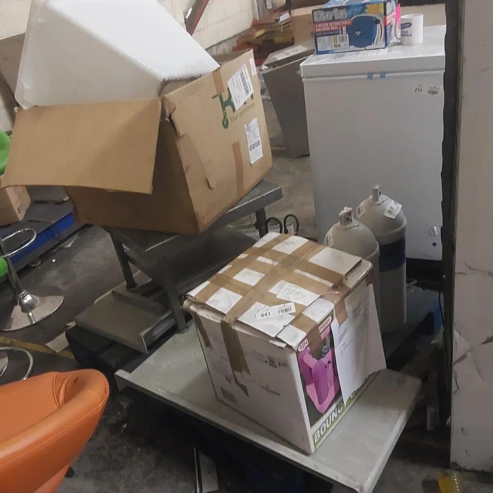 PALLET CONTAINING A LARGE QUANTITY OF ASSORTED PRODUCTS INCLUDING CATERING PARTS, BOUNCY CASTLE ECT