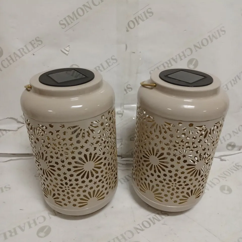 GARDEN REFLECTIONS SET OF 2 PATTERNED SOLAR LANTERNS, FLOWER