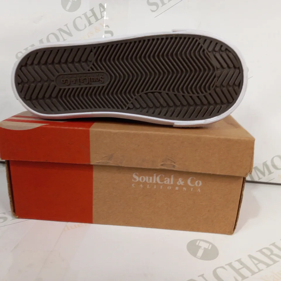 BOXED PAIR OF SOULCAL & CO CANVAS LOW SHOES IN GREY EU SIZE 27